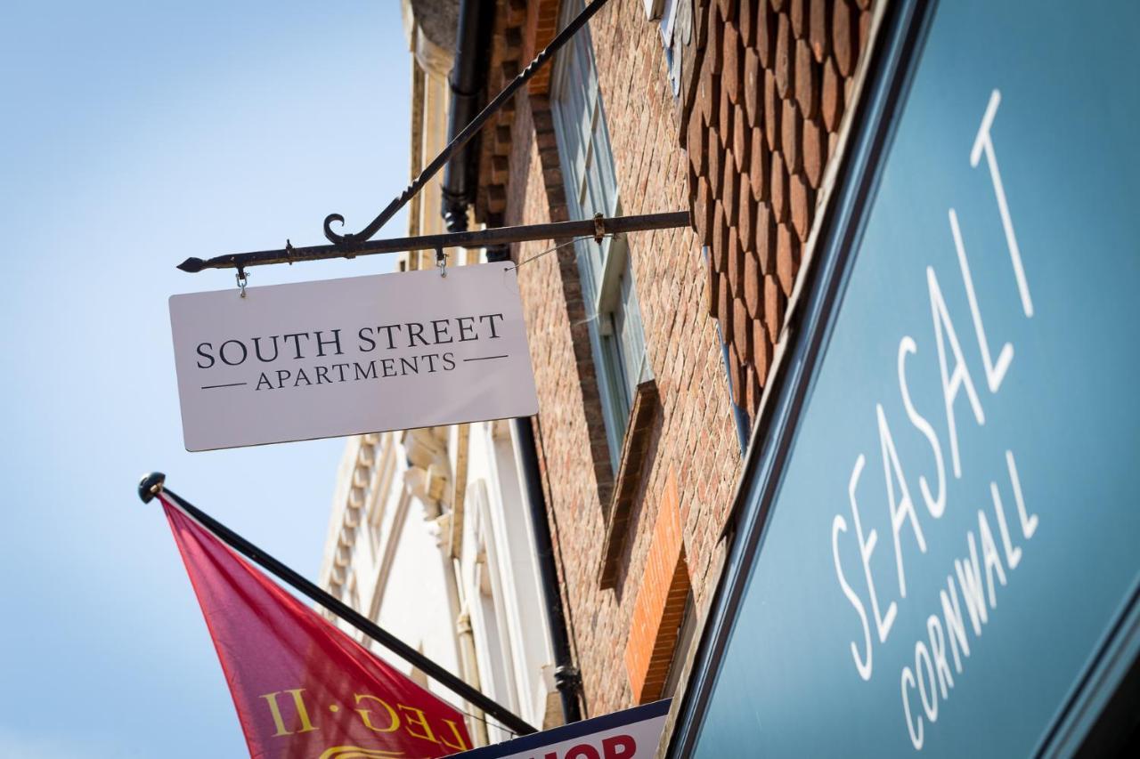 South Street Apartments ชิชิสเตอร์ ภายนอก รูปภาพ