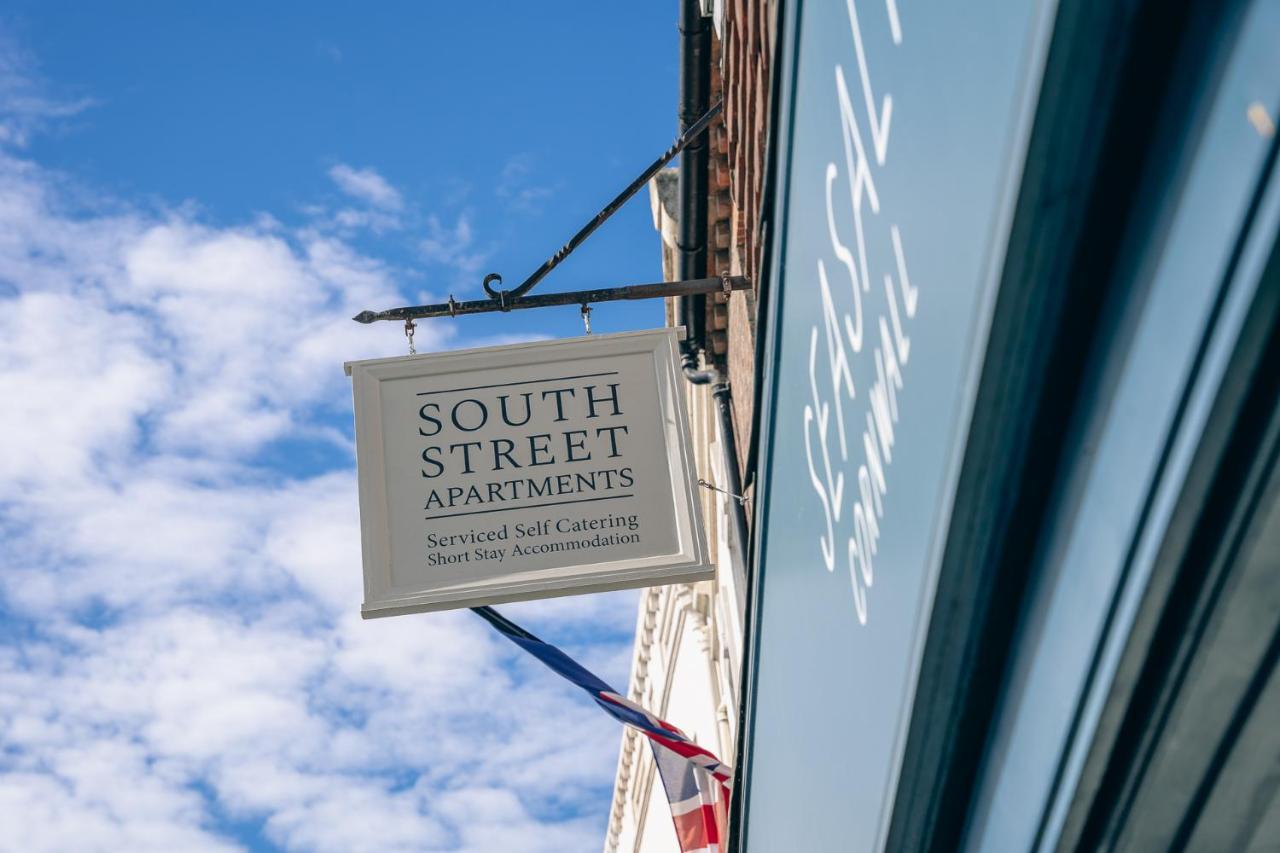 South Street Apartments ชิชิสเตอร์ ภายนอก รูปภาพ